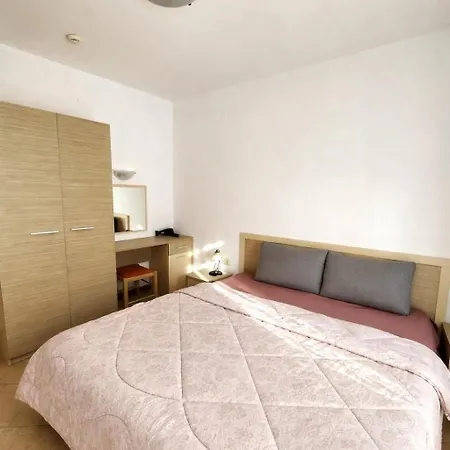 One Bedroom Guest Apartment *
