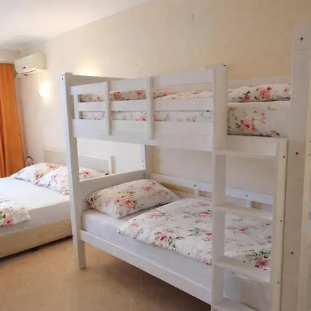 One Bedroom Guest