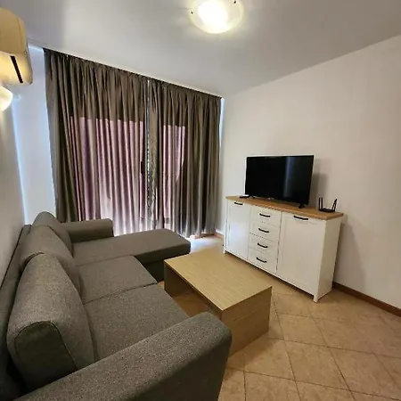 Апартамент One Bedroom Guest